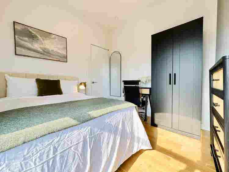 Furnished Room in Dekalb - #