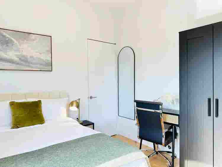 Furnished Room in Dekalb - #