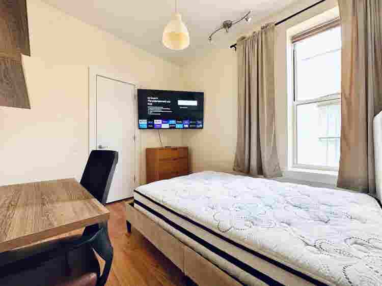Spacious Room in Crown Heights