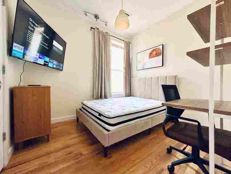 Spacious Room in Crown Heights