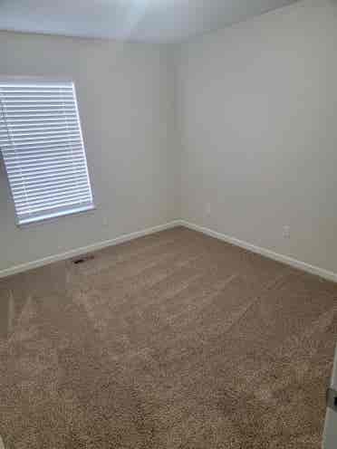 Looking for responsible roommate
