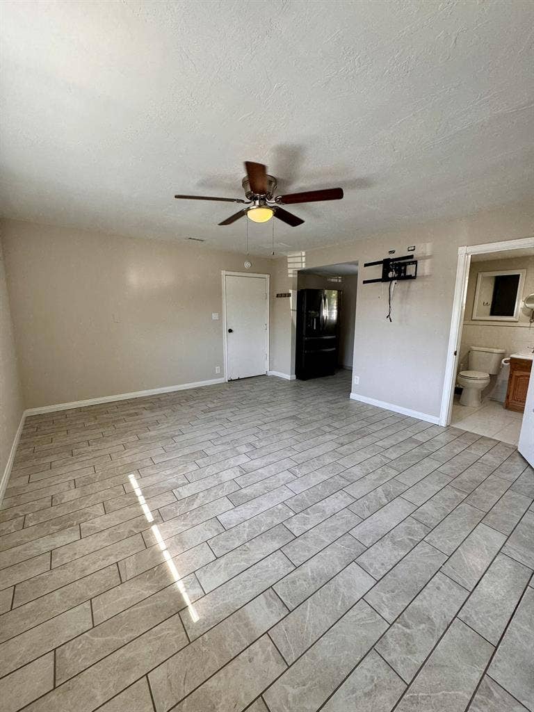 Studio in Glendora $