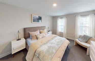 Looking for a roommate !