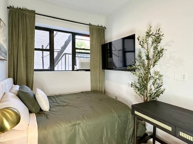 Stylish Room in Fort Greene