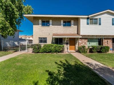 Room Available in Central Phoenix