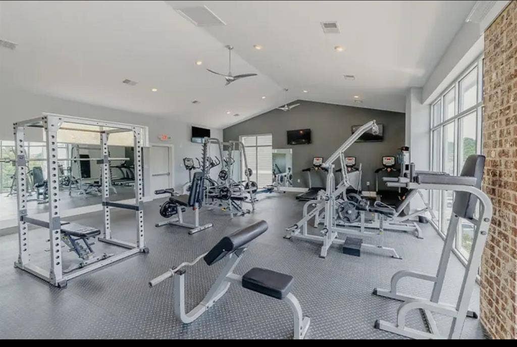 Sublease at Knox ridge!