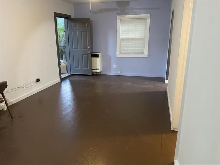 House +large yard + pets welcome