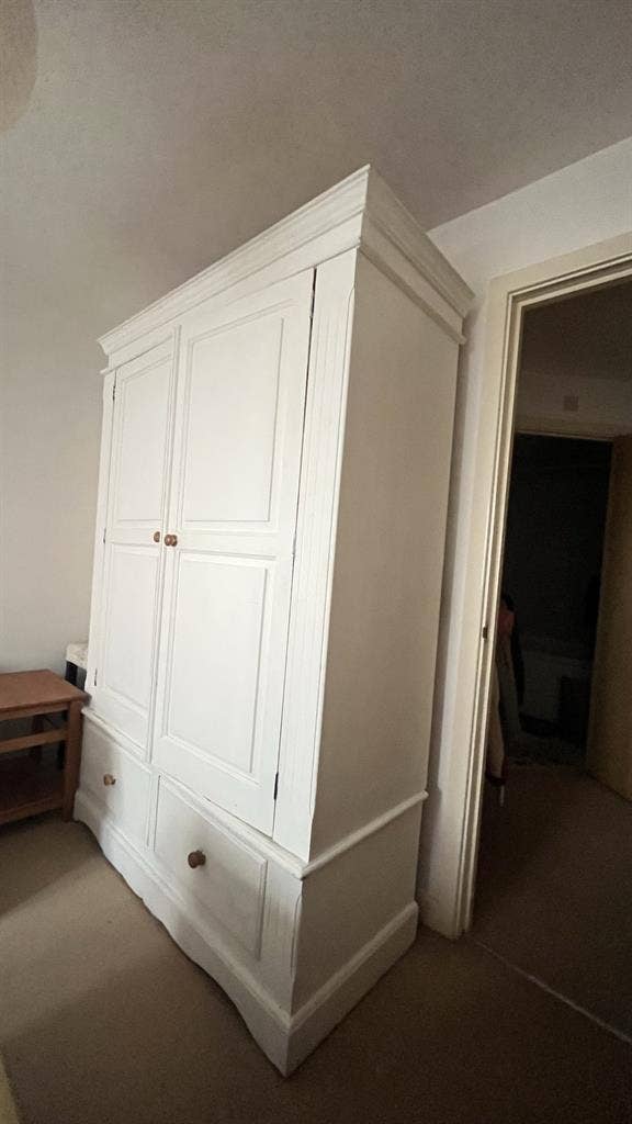 Clean and neat room fully furnished
