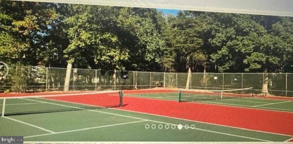 Looking for tenants to rent a room