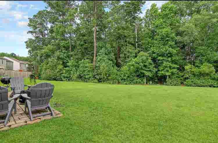 Large Furnished bedroom in CHS