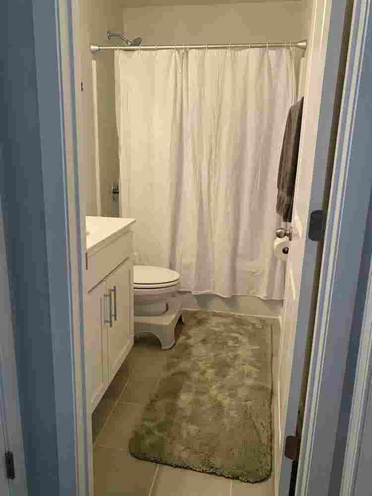 Private room and bathroomm