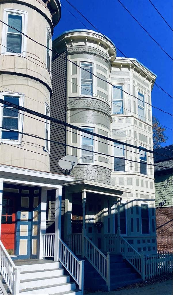 room for rent!