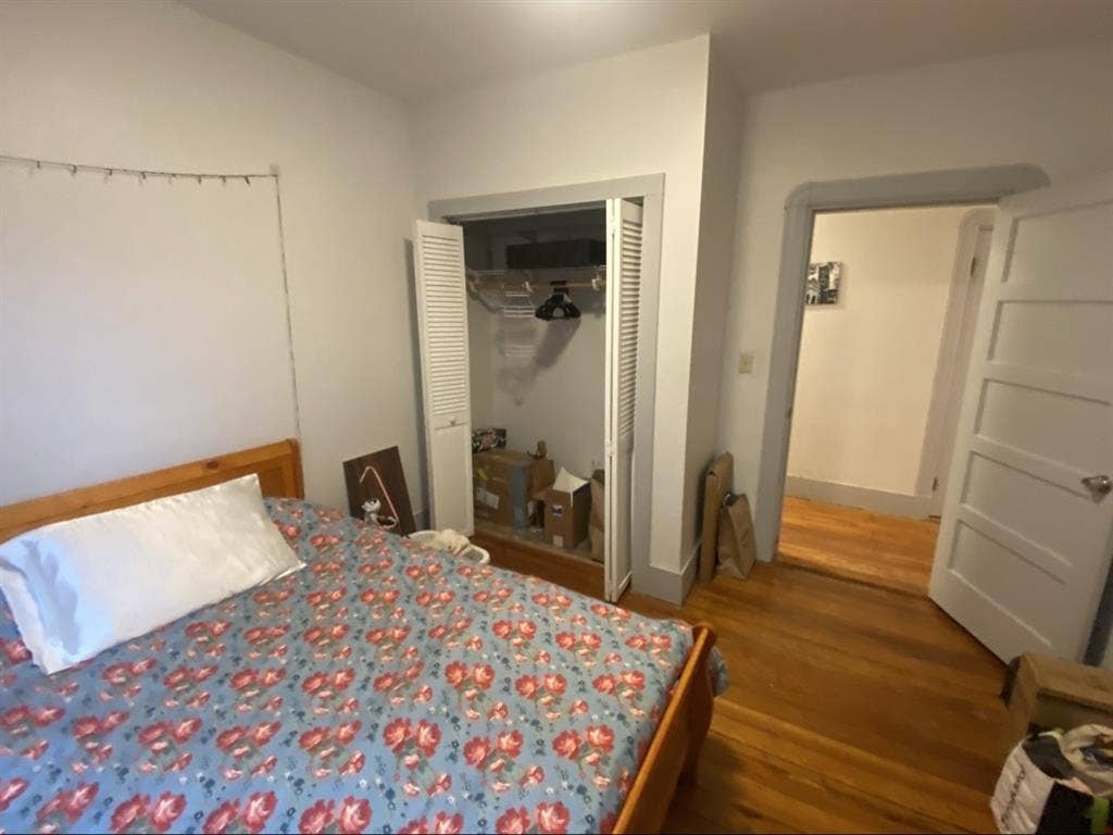 room for rent!