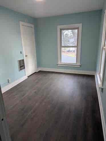 Looking for roommate/s