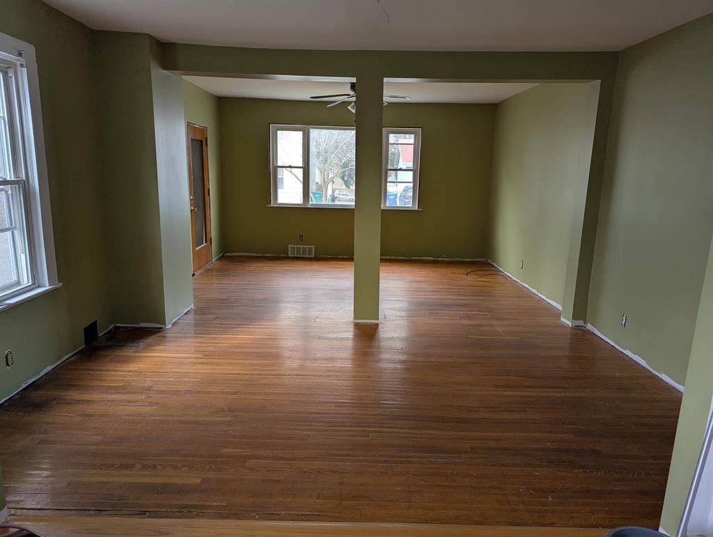 Looking for roommate/s