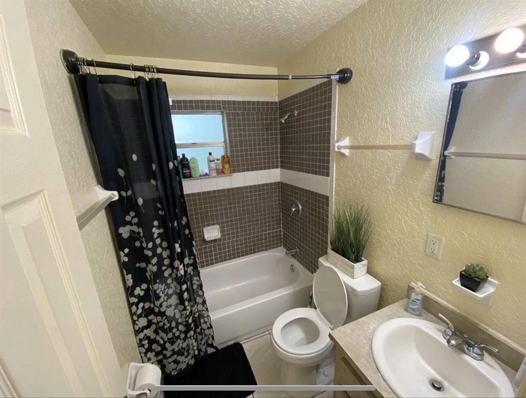 Private Room For Rent $ a monthh