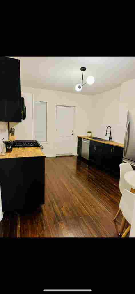 Looking for a roommate