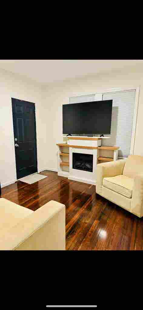 Looking for a roommate
