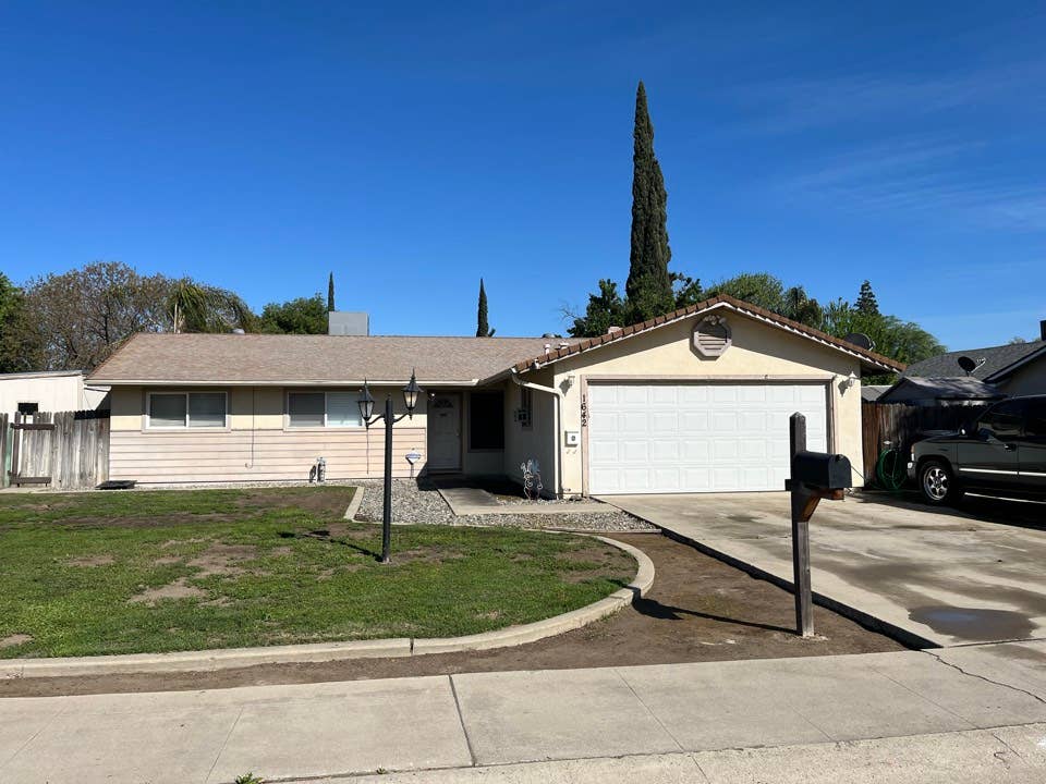 Room for Rent Visalia $
