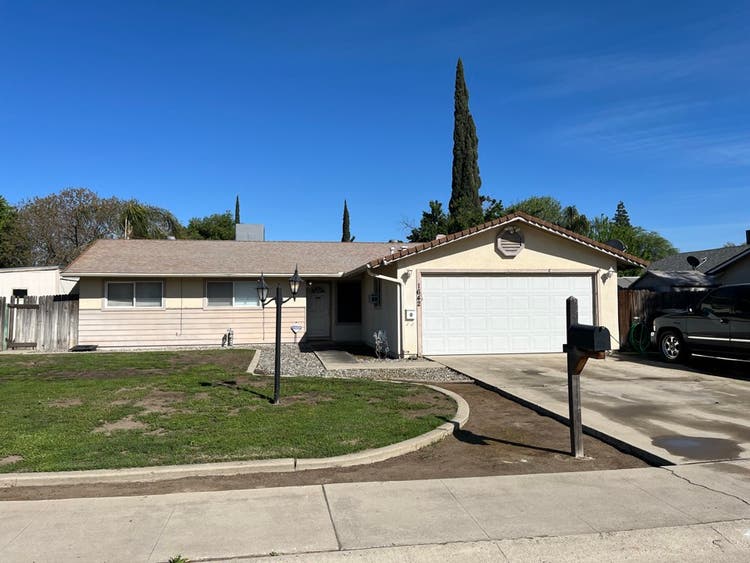 Room for Rent Visalia $