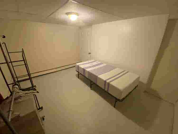 Room for rent $ all included