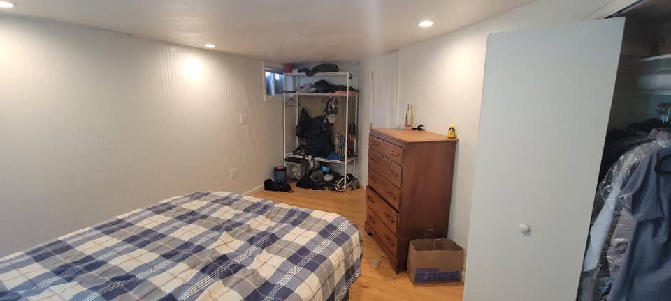 Room For Rent in  bath home