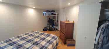 Room For Rent in  bath home