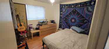 Room For Rent  Bath House
