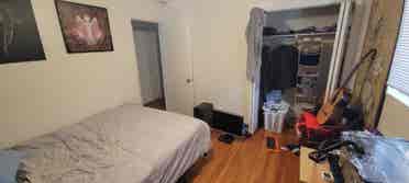 Room For Rent  Bath House