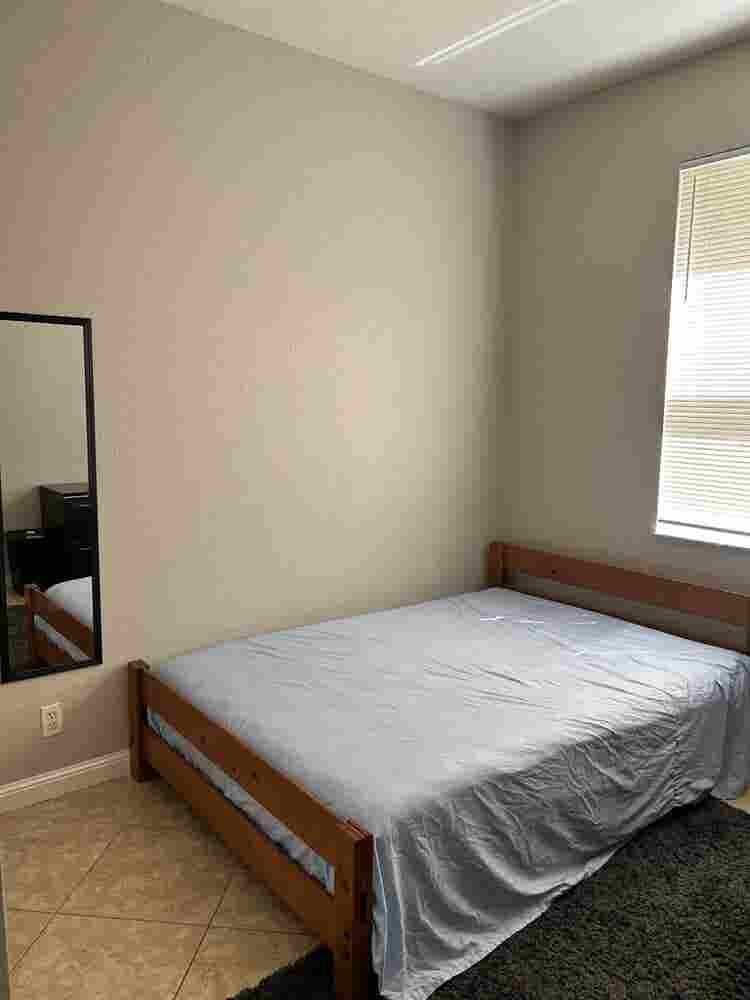 Room for rent in West Palm Beach