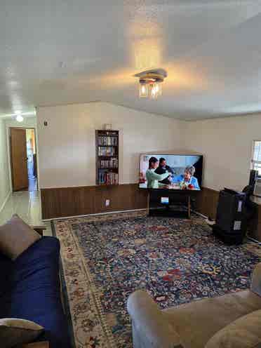 Room to rent  in SHARED mobile home
