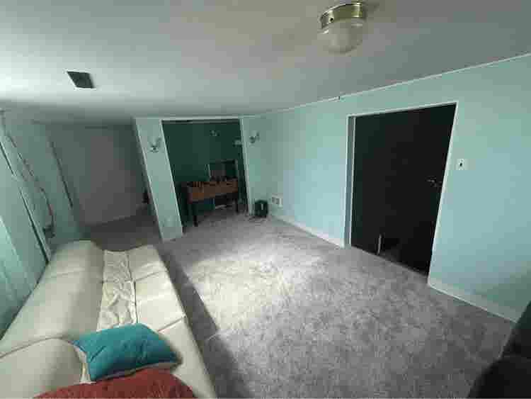 Basement w washer and dryerr