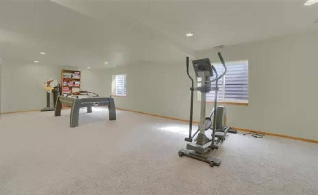 Looking for someone to rent a room