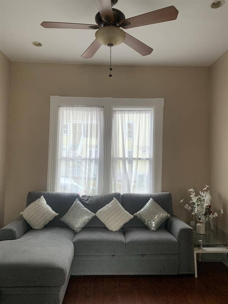 Room For Rent