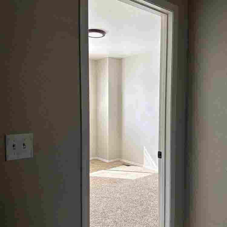Cozy room for rent! $ +/ utility