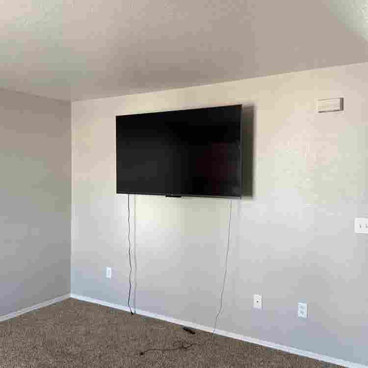 Cozy room for rent! $ +/ utility