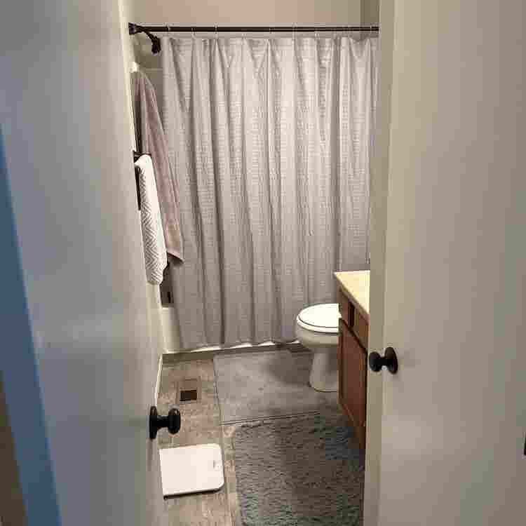 Cozy room for rent! $ +/ utility