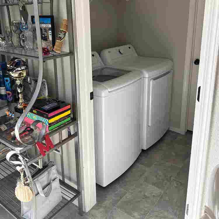 Cozy room for rent! $ +/ utility