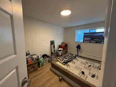 Looking for female roommate