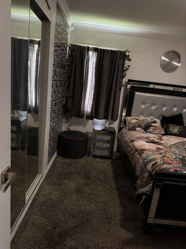 Furnished bedroom one personn