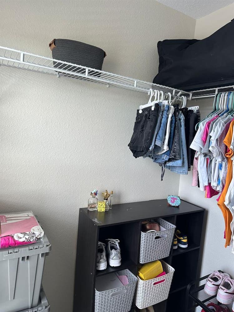 Townhouse: Very Clean room for rent