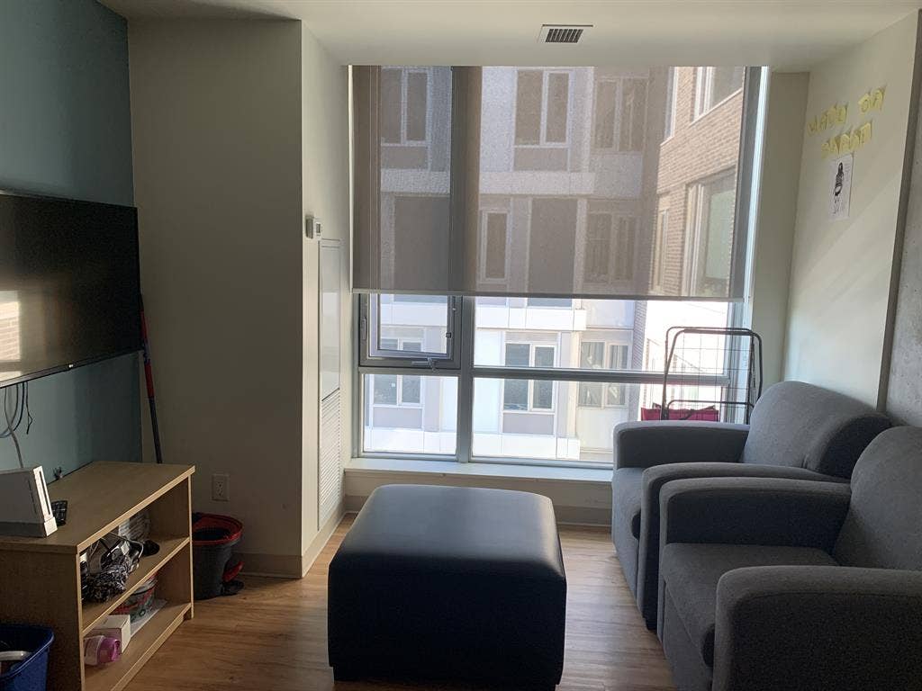 SUMMER SUBLET