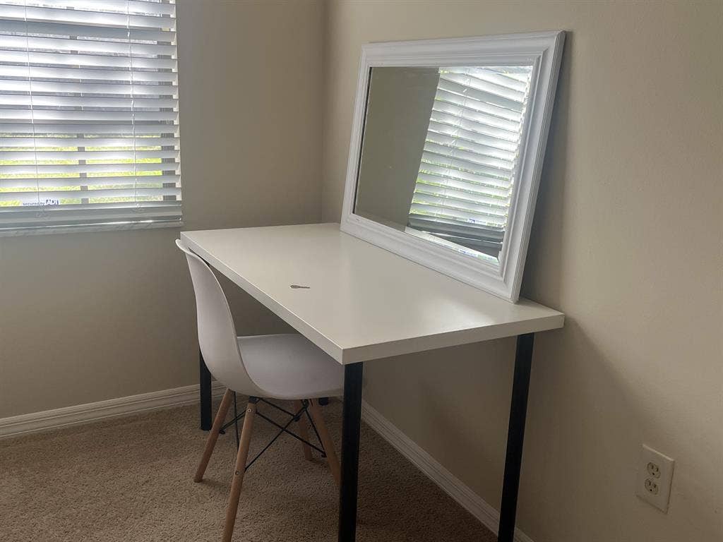 Clean Cozy Furnished Room