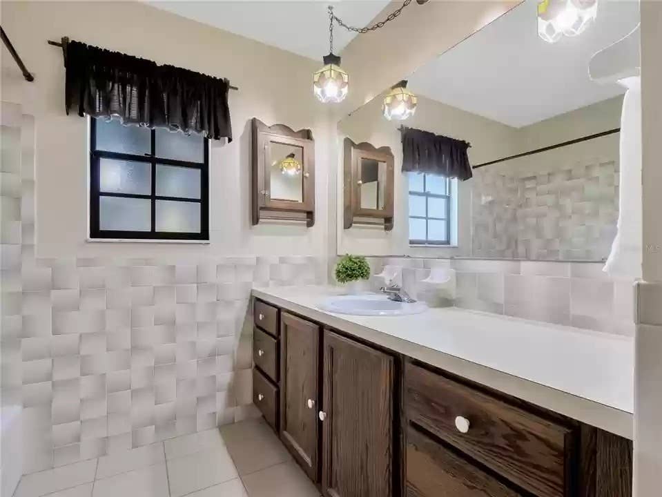 Clean Cozy Furnished Room