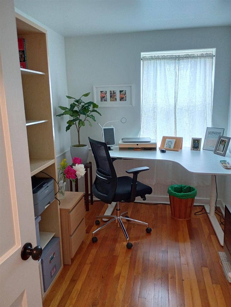 CLEAN, QUIET 2-ROOM SUITE Incl Util