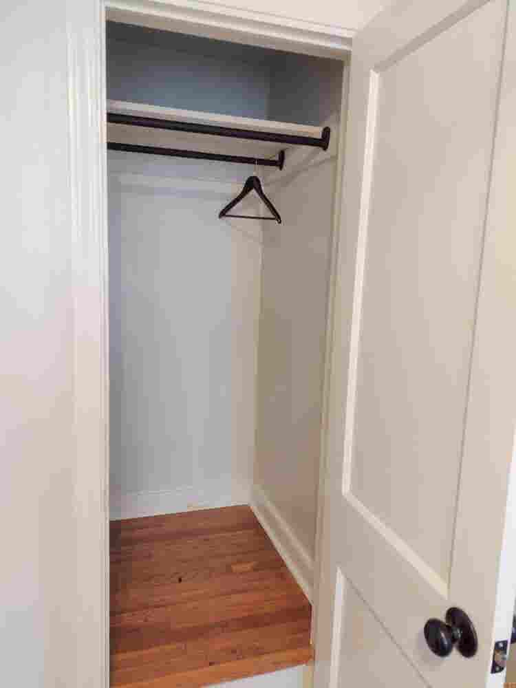 CLEAN, QUIET 2-ROOM SUITE Incl Util