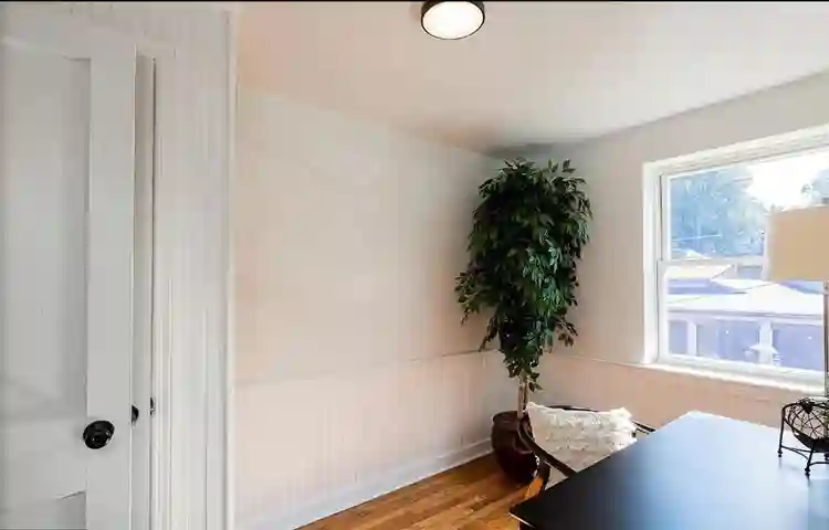 CLEAN, QUIET 2-ROOM SUITE Incl Util