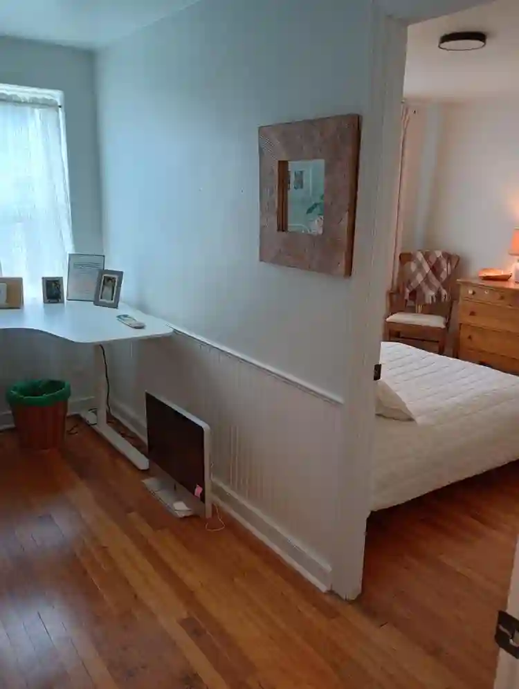 CLEAN, QUIET 2-ROOM SUITE Incl Util