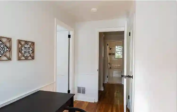 CLEAN, QUIET 2-ROOM SUITE Incl Util