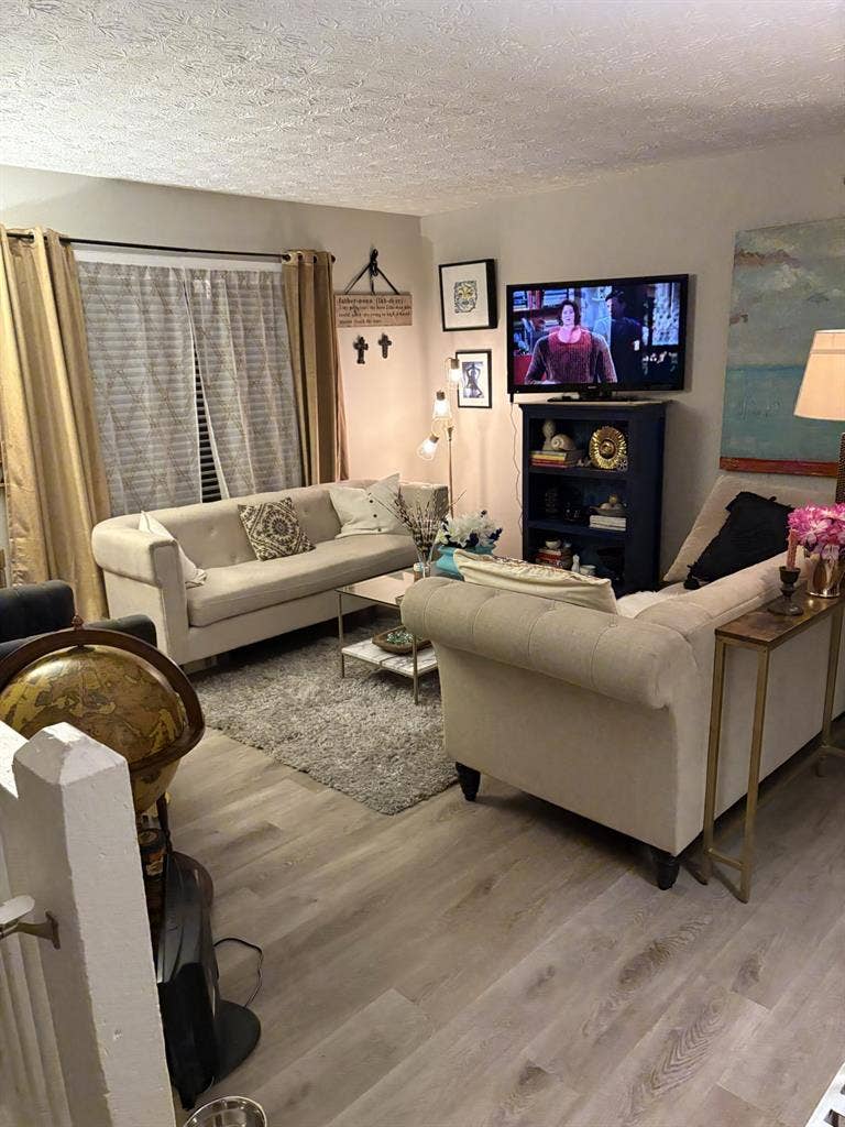 Room in beautiful Decatur home,